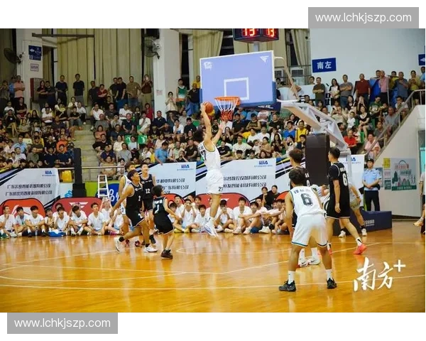 激情赛事全程直播 体育迷必看实时更新精彩赛事瞬间